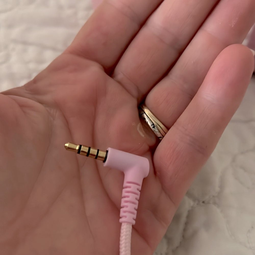 Soft Head Phones Pink padded Soft Over the Top and the Ears Adjustable Long Cord - Picture 2 of 7